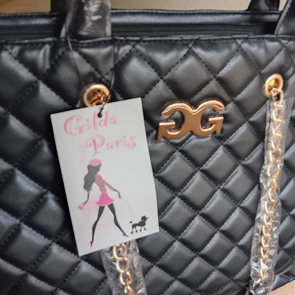 Gilda Paris Chic Black Quilted Tote with Gold Chain Accents - Picture 10 of 14